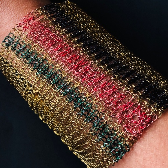 Cleopatra Cuff gold, red, black, green art wire - Picture 8 of 8